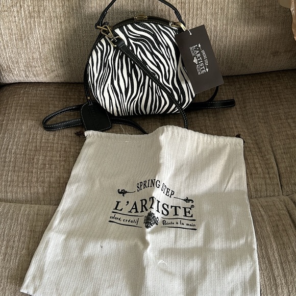 Spring step L’Artiste Zebra rounded bag with removable adjustable strap - Picture 9 of 12